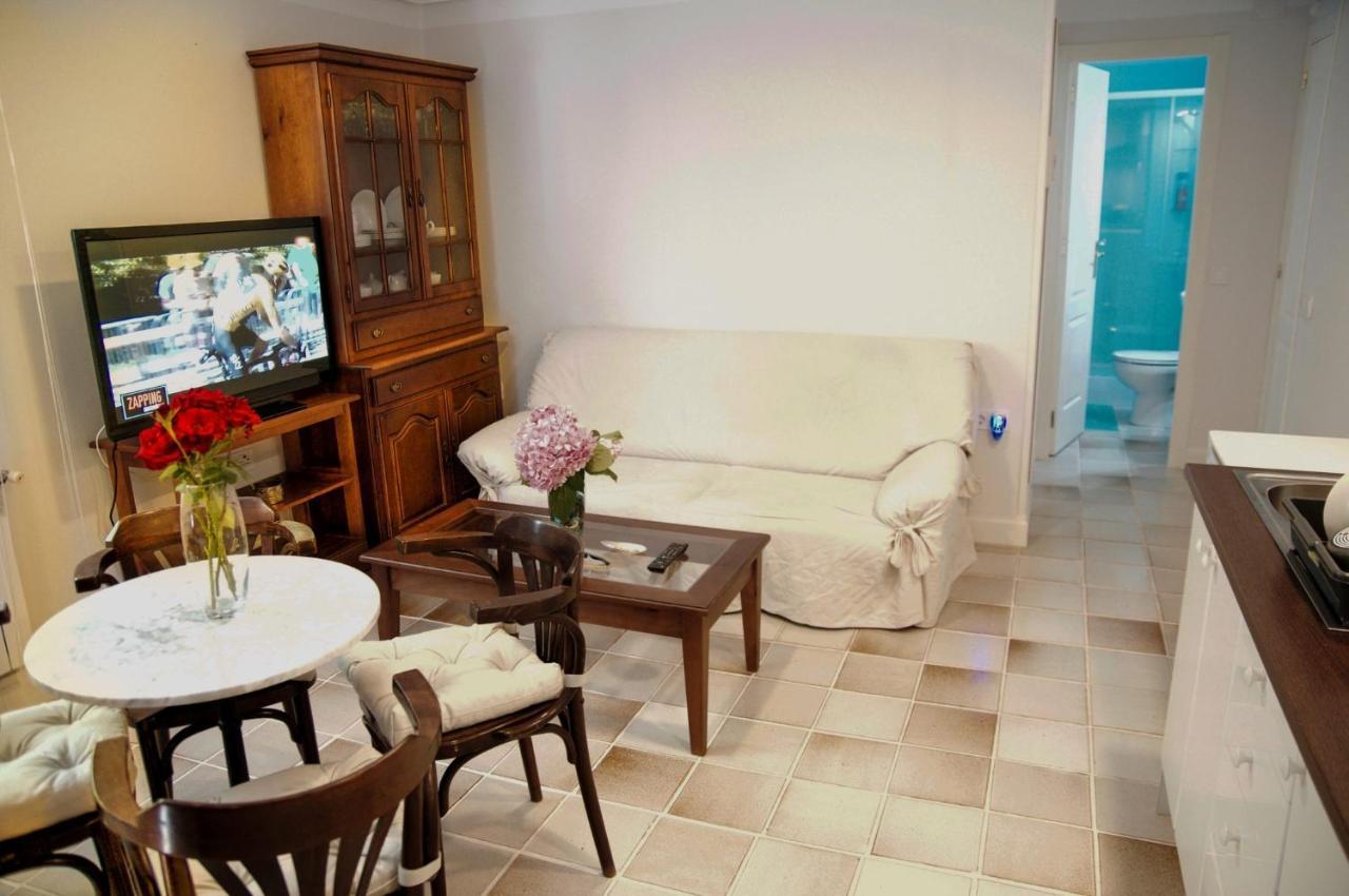 Apartamentos Individuales Con Piscina ガラパガル エクステリア 写真