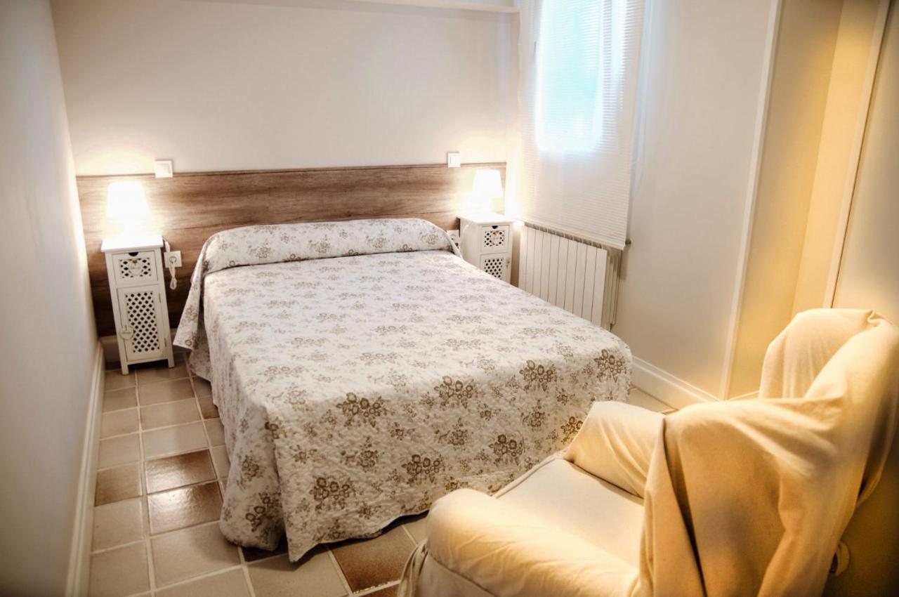 Apartamentos Individuales Con Piscina ガラパガル エクステリア 写真